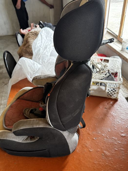 Автокресло продам звоните