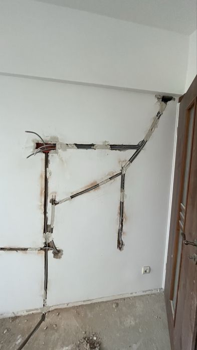 Electrician instalatii electrice complete