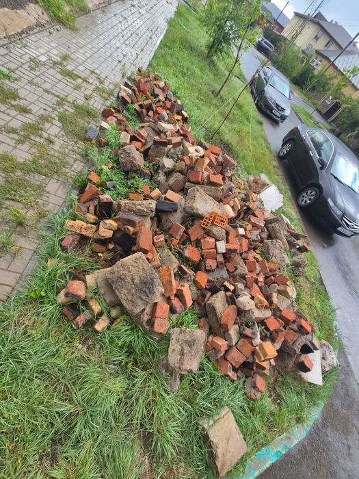 Отдам даром остатки кирпичей