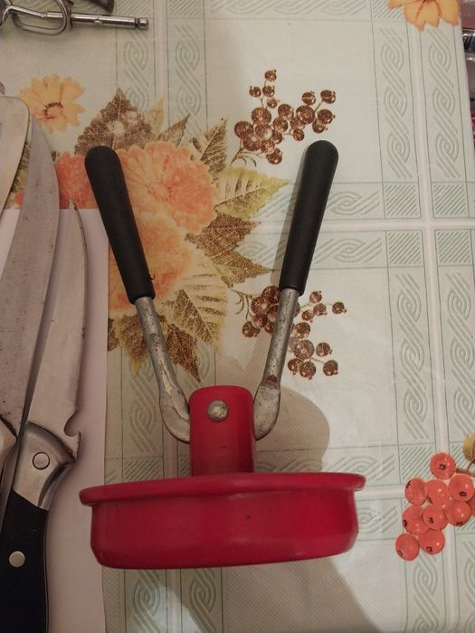 Ложки вилки.       .