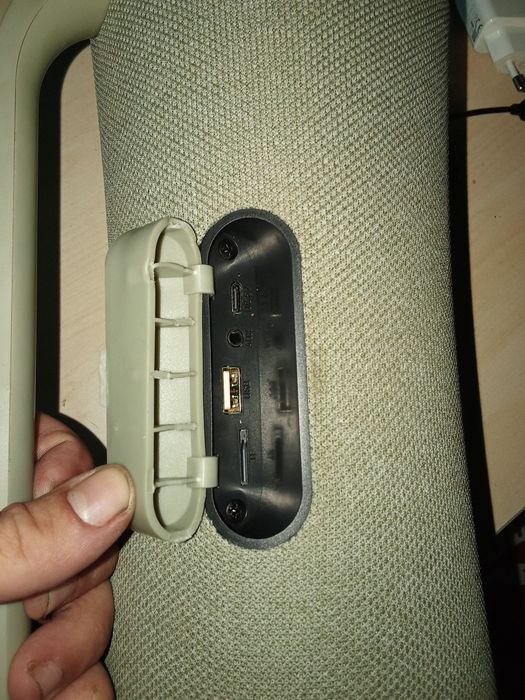 Vand boxa bluetooth noua