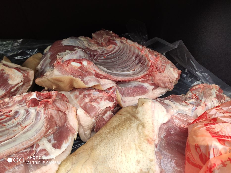 Свинина по 2000 тг