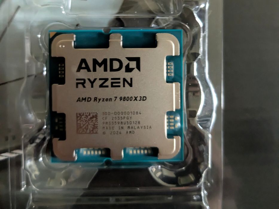 kit Ryzen 7 9800X3D + B650 Gigabyte Eagle NOU