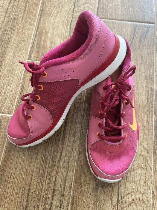 Adidasi Nike marimea 41