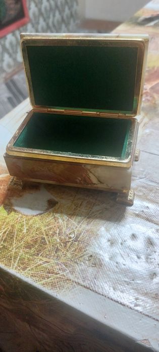 Две бижутерски кутии от оникс!