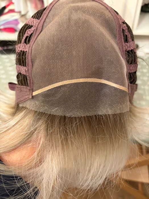 Перука, 24 см, високо качество.