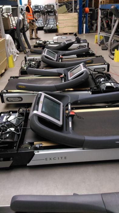 Depozit aparate fitness profesionale ,,Banda technogym profesională