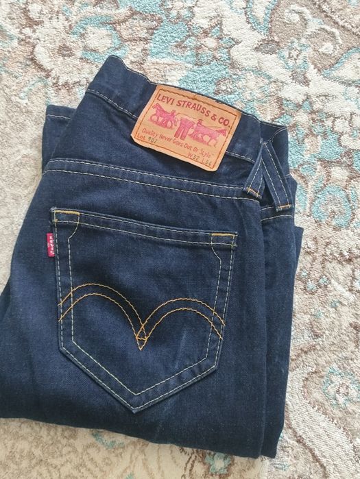 Levi's 907 bootcut w32 x l34