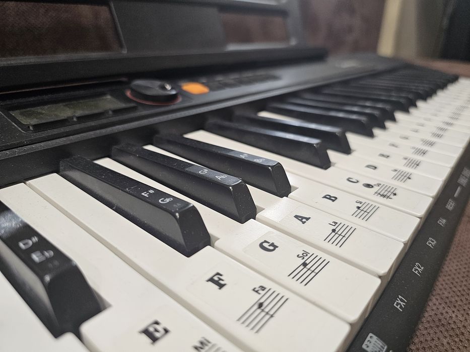 Продавам Casio CT-S200