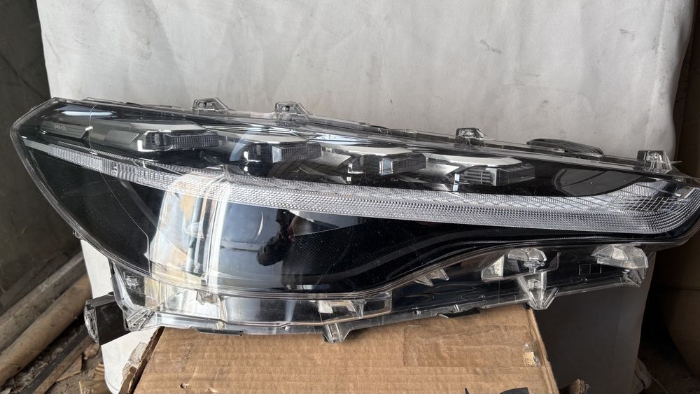 Фар за Toyota Corolla Cross