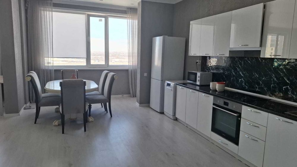 В продаже просторная 3-комнатная квартира, с шикарным видом.