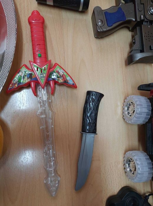 Мотор+бъги+локомотив+бинокъл+оръжия+други детски играчки
