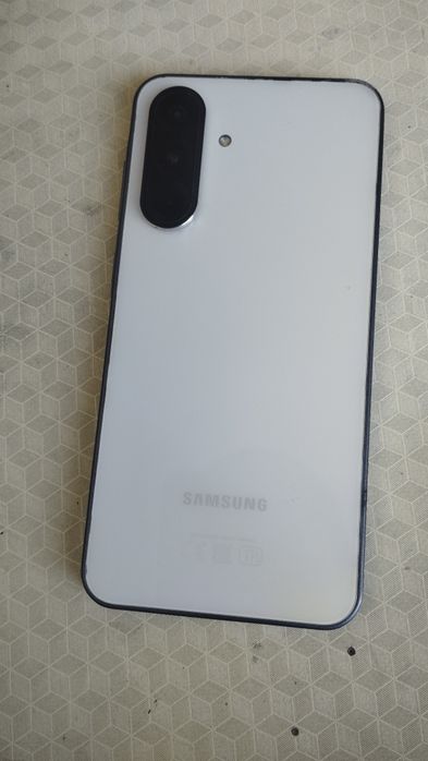 Samsung Galaxy A36 holati yaxshi karobka fakumenti bor bitta aybi ekra