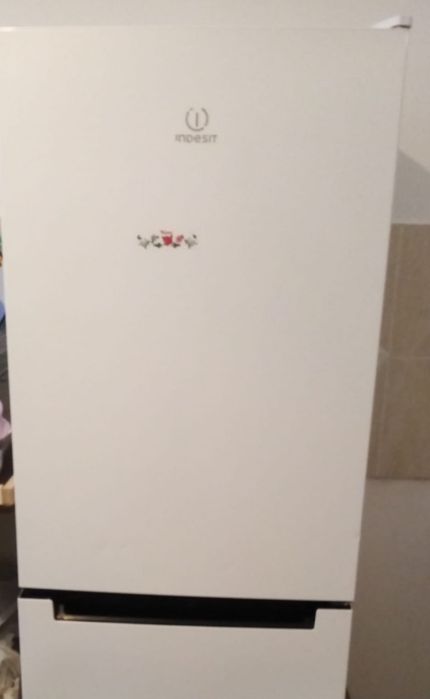 Indesit холодильник  NO FROST
