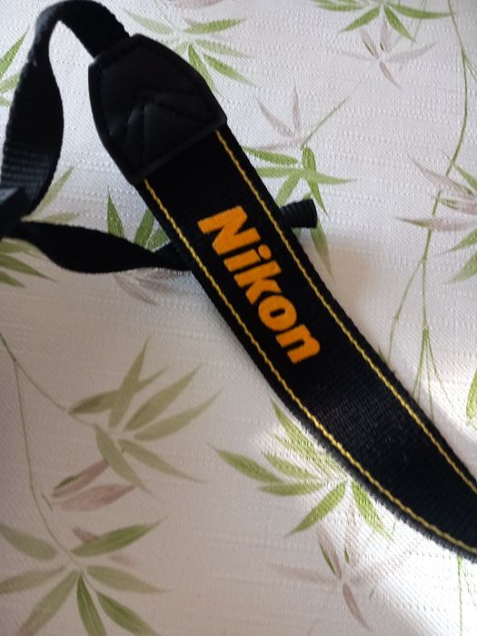 Фотоапарат NIKON, със стойка