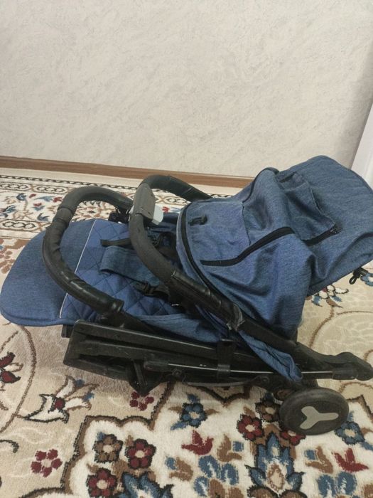 продам прогулочную коляску