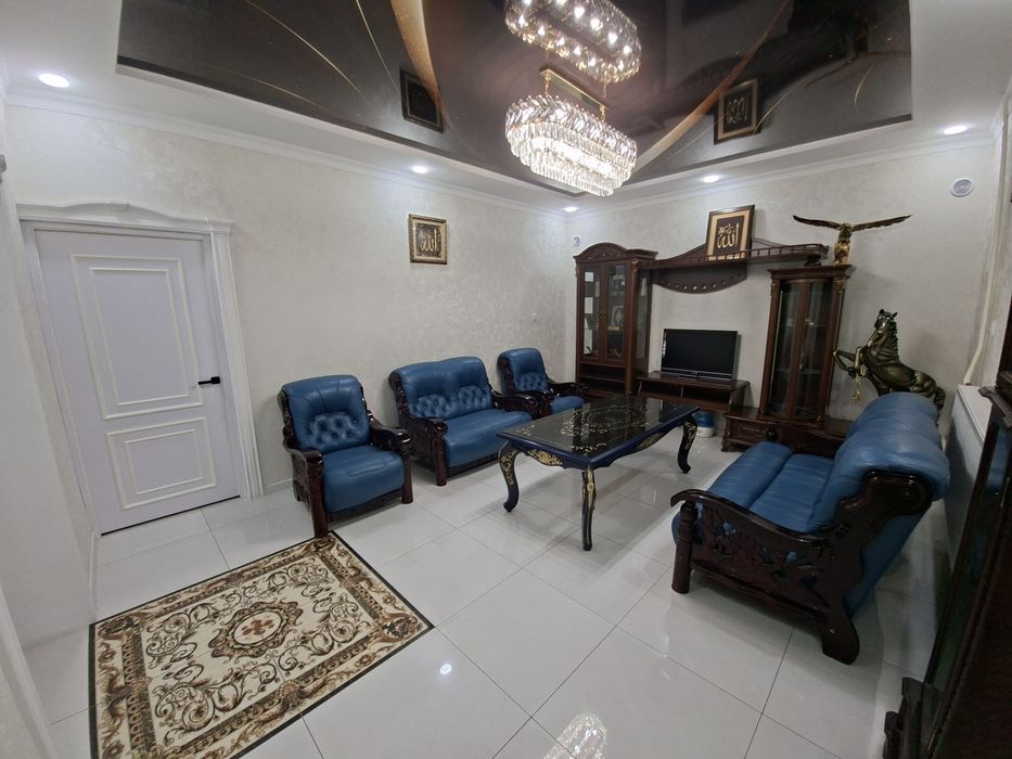 СРОЧНО ПРОДАЕТСЯ квартира 2-х этажная в центре города ТОРГ ЕСТЬ