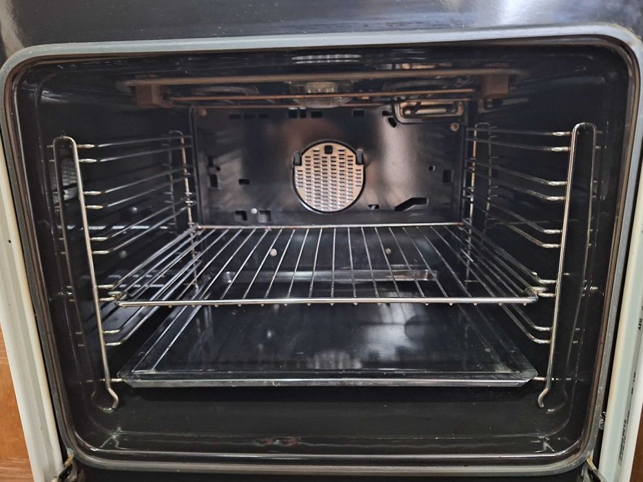 Готварска печка AEG свободно стояща