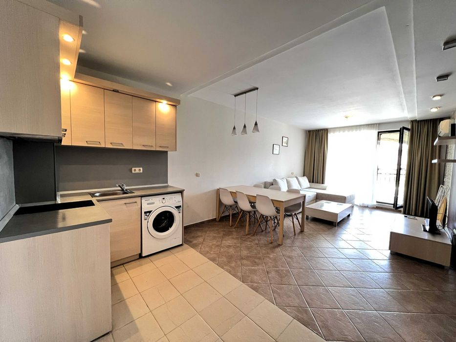 Продава се Тристаен апартамент в к.к. Слънчев бряг - 95 кв.м за 1390 €/кв.м - Снимка #1