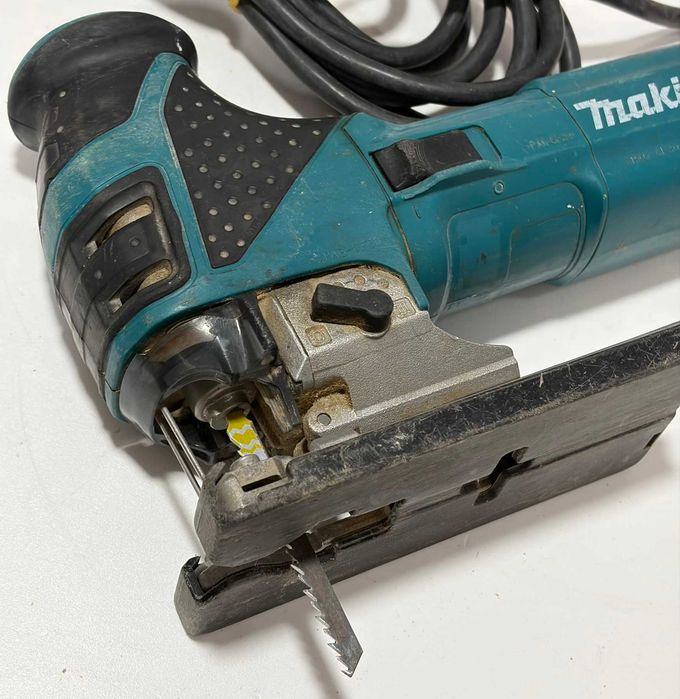 Електрически прободен трион с махално отклонение Makita 4351FCT