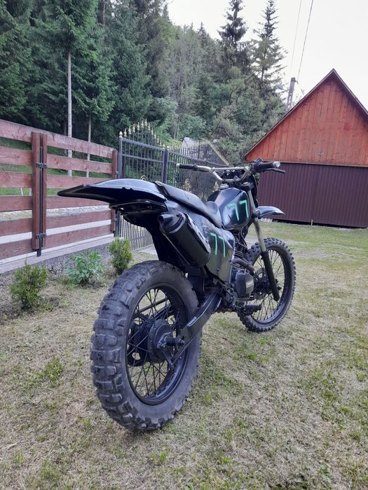 Vând Honda 200cc