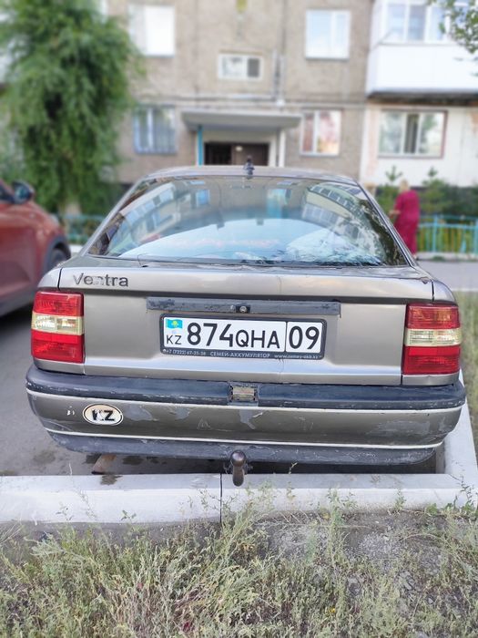 Опель вектора а хетчбэк 1993