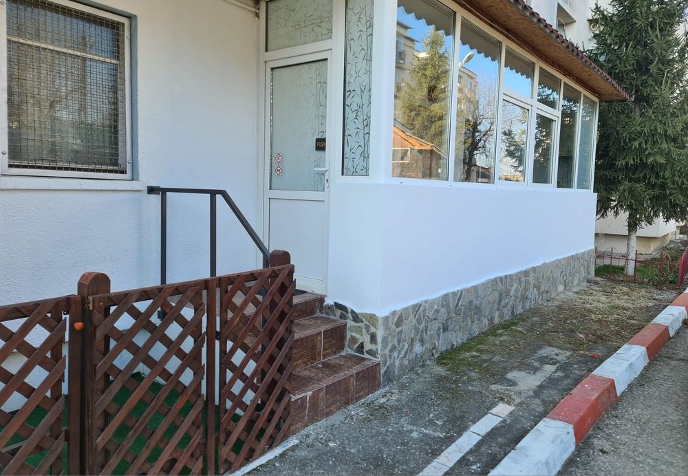 Închiriez apartament