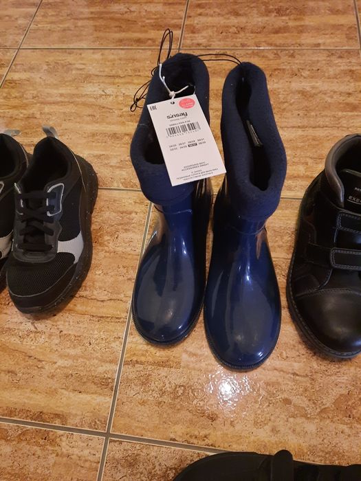 Lot încălțăminte măsură 36, majoritatea noi