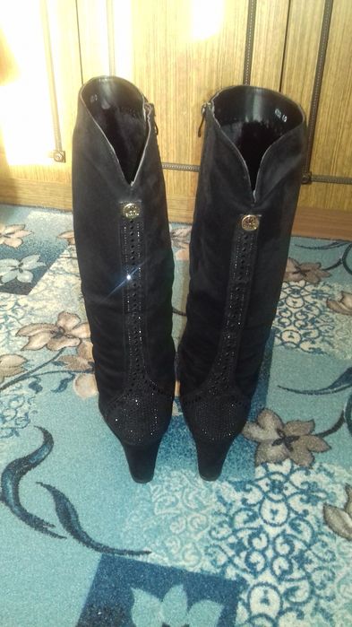 Продам зимние сапожки