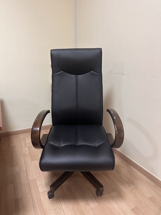 Офисная мебель, стол стуля