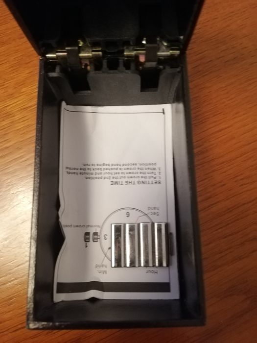 Дамски часовник August Steiner оригинален