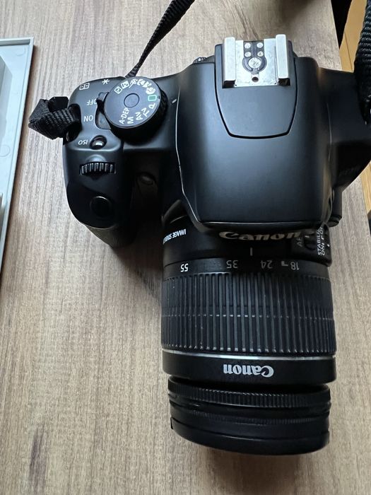 Canon EOS 450D + obiectiv EF—S 18-55mm