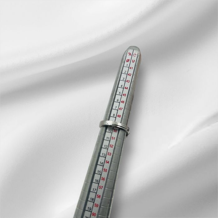 пръстен от 14к бяло злато с естествен диамант