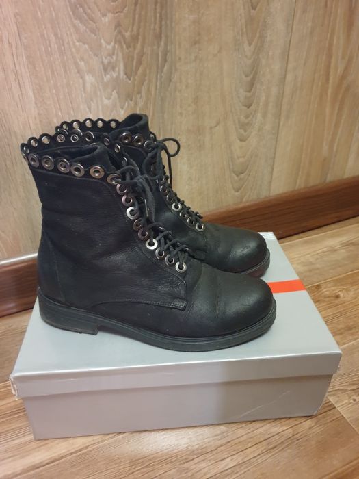 Продаю туфли  женские