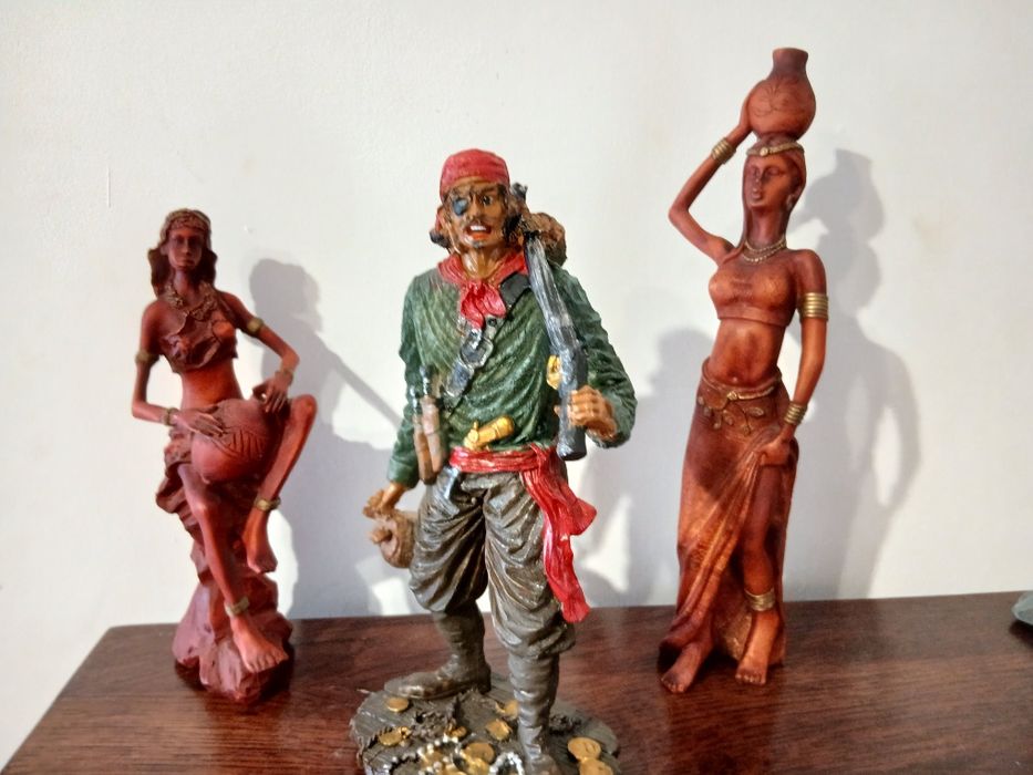 3 statuete vintage colectia "Piratul si Sirenele" noi fara eticheta