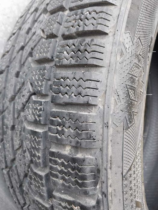 Шины зимние 235/60/17