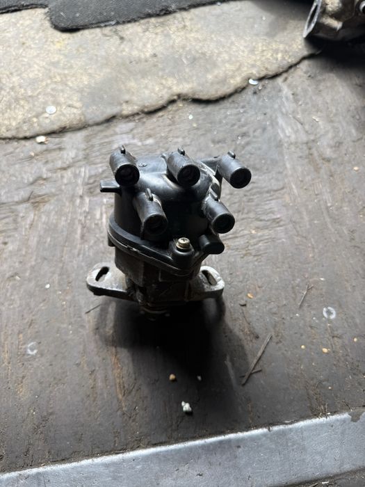 Прадаётся трамлёр на ниссан примера 2.0