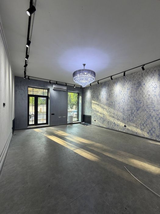 Продается нежилое помещение вдоль дороги! С ремонтом первая линия 70м2