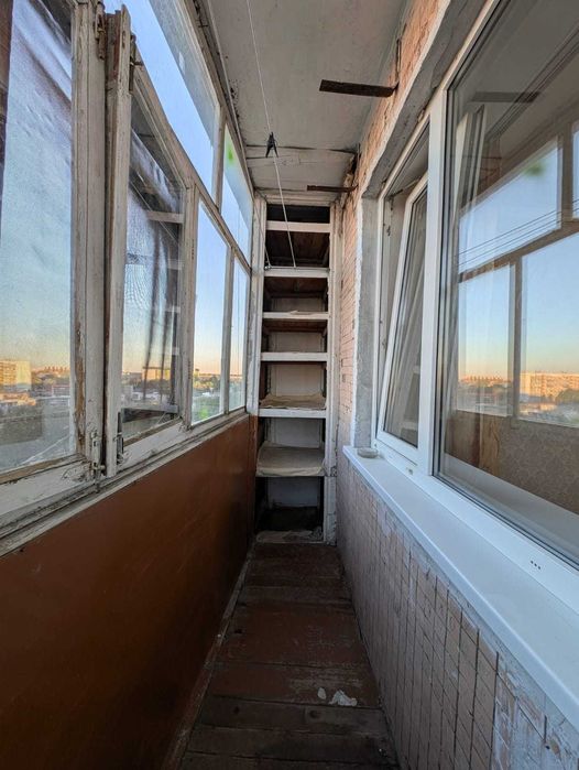 продается 2 комн кв р-н Строитель