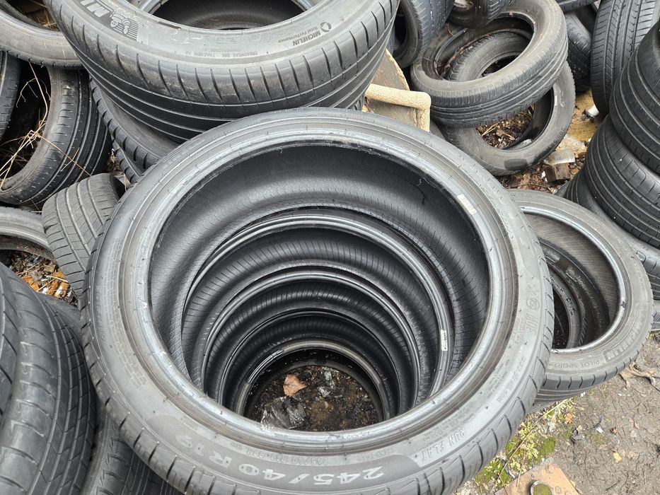 4бр. 245 40 19 Pirelli RunFlat всесезонни.