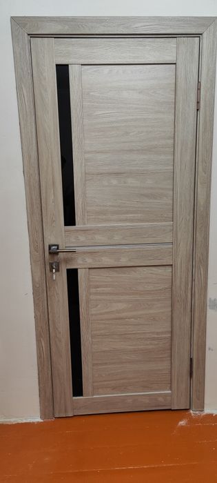 Продам межкомнатную дверь.