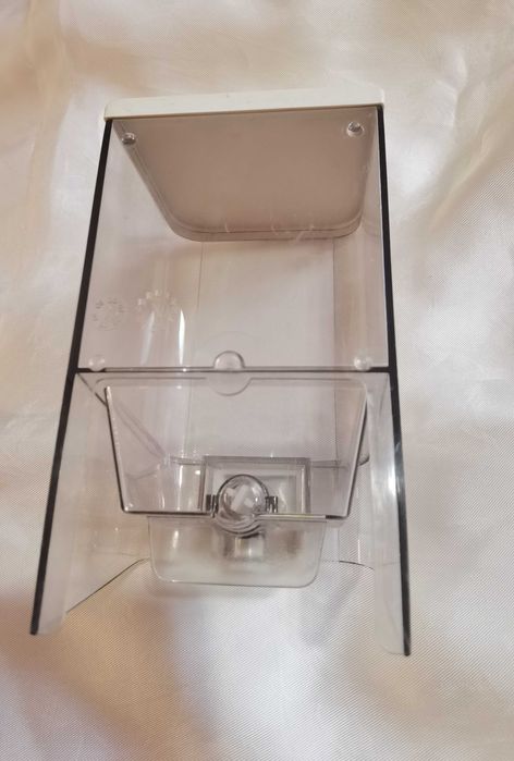 Диспенсър за течен сапун