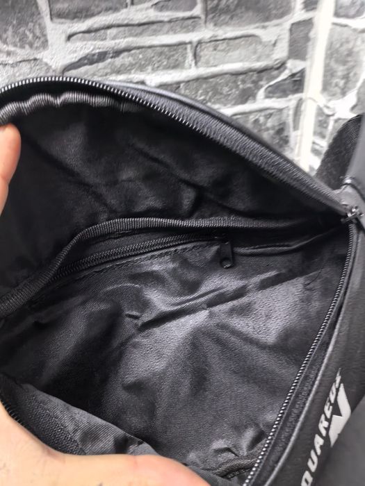 Dsquared чанта тип банан