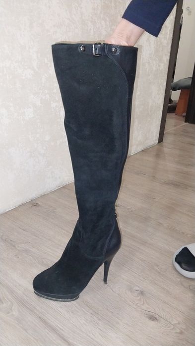 Сапожки женские.