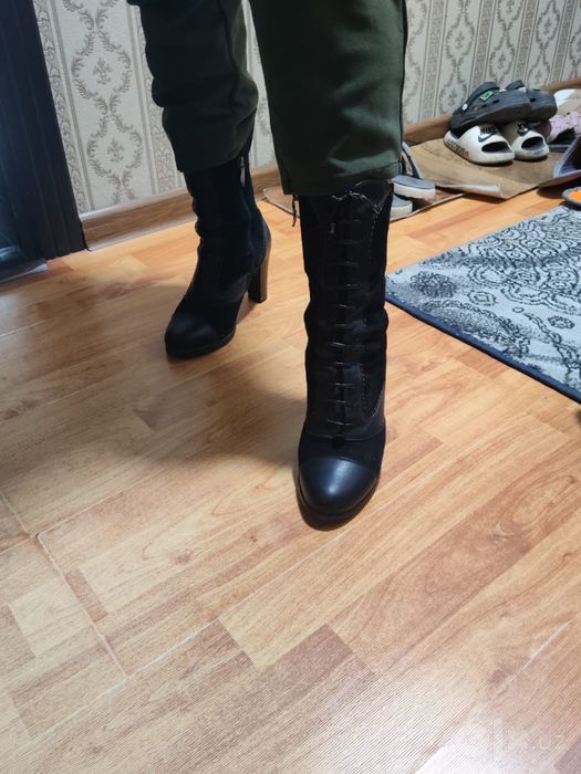 Продаются сапоги кожанные