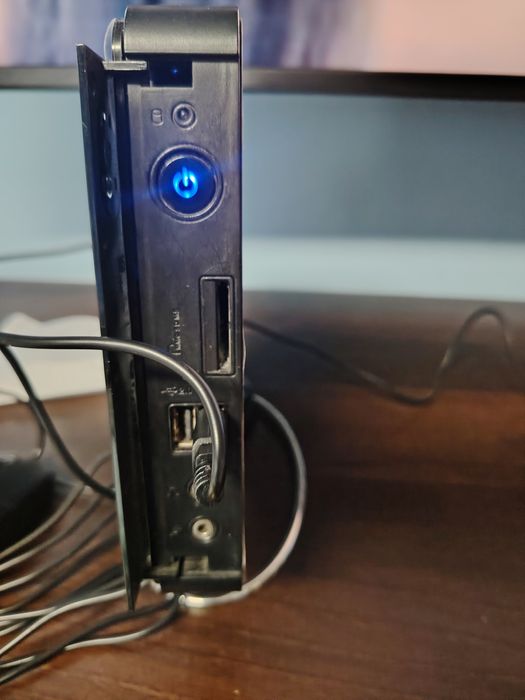 Мини компютър Asus EeeBox