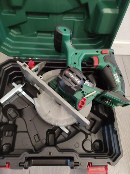 Ferastrau circular 20 V Parkside pe acumulator