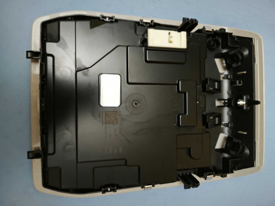 Плафон за Фолксваген Голф 8-оригинален на VW-номер 5H0-959-561-BM-UVX