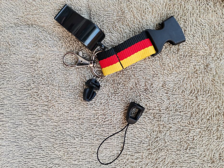 Ключодържател - свирка за дете