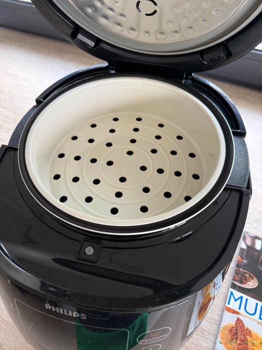 Multicooker Philips HD4749/70, 1070 W, 5 L, functie Slow-Cooker, 22 Programe automate, Negru